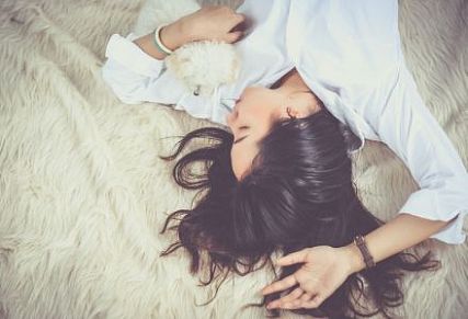 5 einfache Übungen für besseren Schlaf